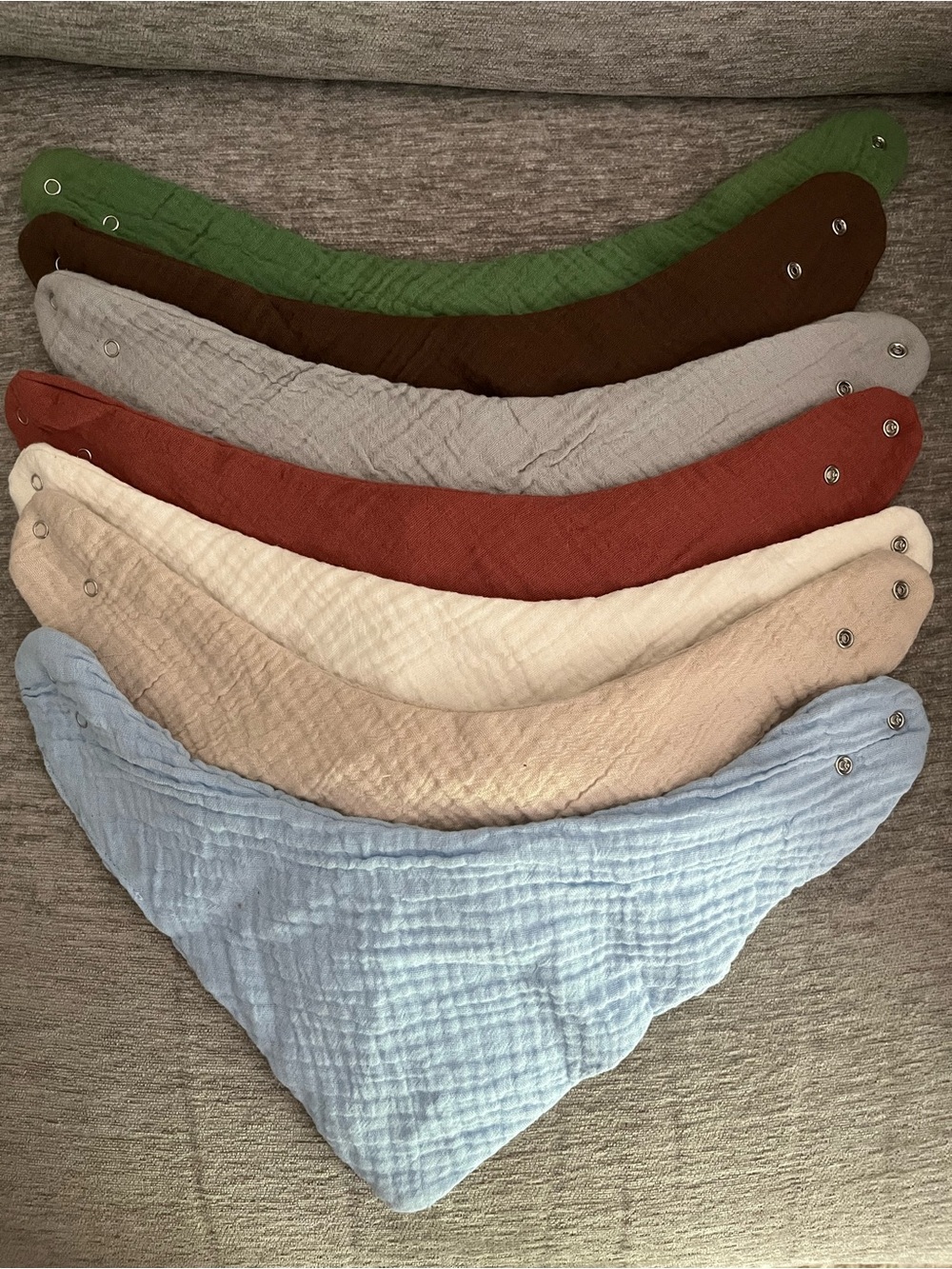 7 pack muslin baby bibs
